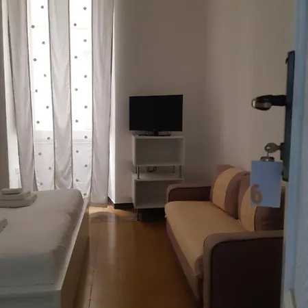 D'amare Via Roma 3* 칼리아리