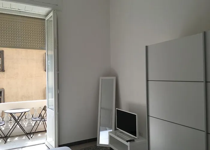 D'amare Via Roma Гостевой дом Кальяри
